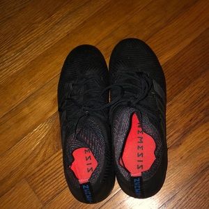 Men’s soccer cleats but can also fit women’s